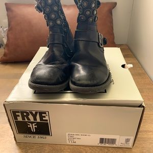 Small Frye girls'  Jenna Disc Short Boots, Black